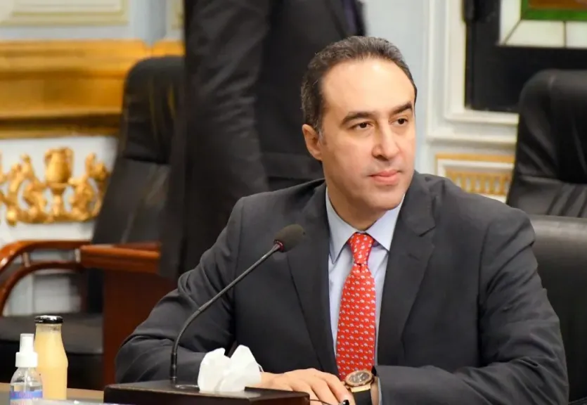 انتهاء اليوم الأول من لجان استقبال النواب الجدد وتسليم الكارنيهات لـ١٦٣ نائب