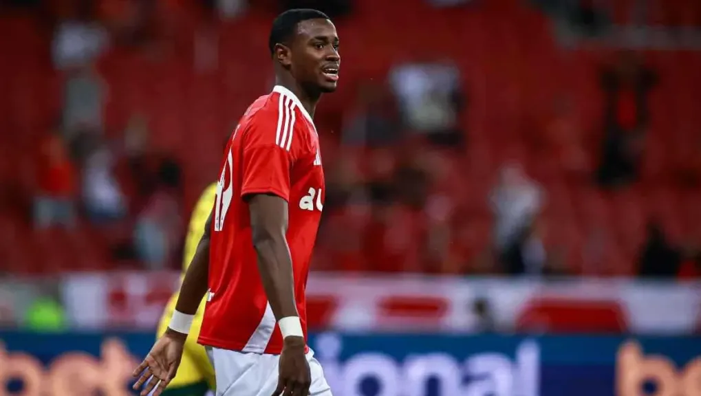 جوهرة إنترناسيونال البرازيلي أولى صفقات أهلي جدة الشتوية