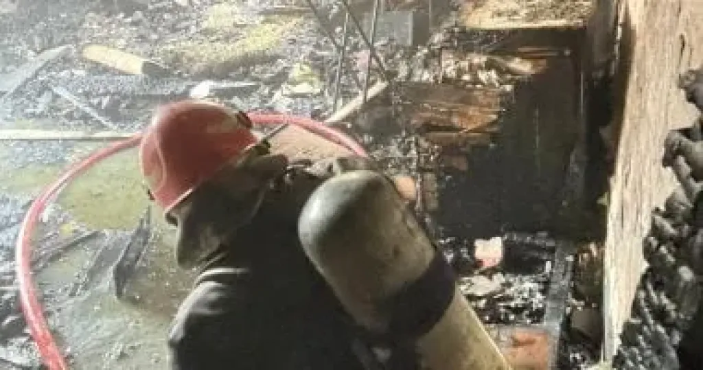 السيطرة على حريق بالطابق الأخير بعقار فى الخانكة دون خسائر بشرية