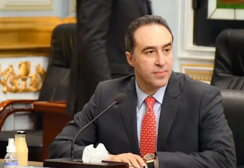 انتهاء اليوم الثالث من لجان استقبال النواب الجدد وتسليم الكارنيهات لـ٤٩٤ نائب