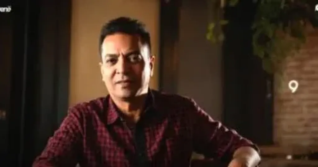 طارق الشيخ يطمئن جمهوره: الحمد لله رجعت مصر.. وأنا بخير