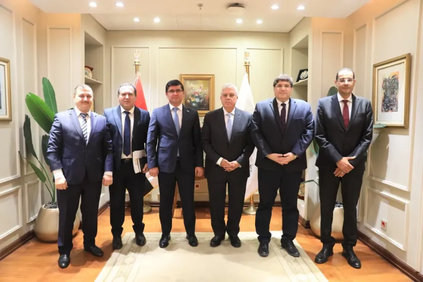 وزير التعليم العالي يستقبل سفير طاجكستان بالقاهرة لبحث آفاق التعاون في مجالات التعليم العالي والبحث العلمي
