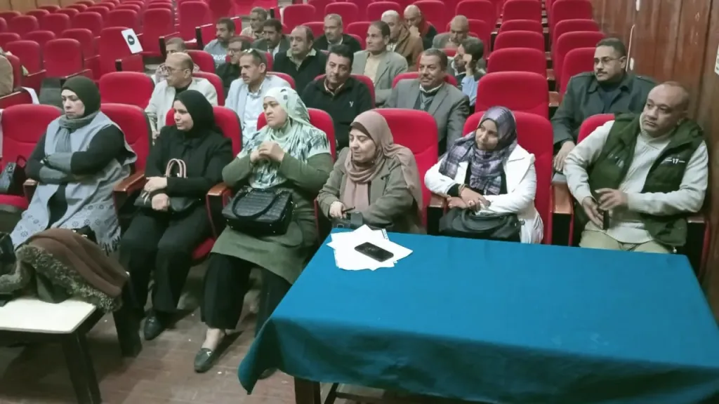 مدير تعليم أسيوط يترأس اجتماع مديرى المدارس الفنية لمناقشة تفعيل