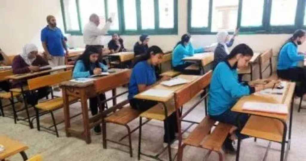 طلاب أولى ثانوى فى 11 محافظة يؤدون امتحان البرمجة والذكاء الاصطناعى