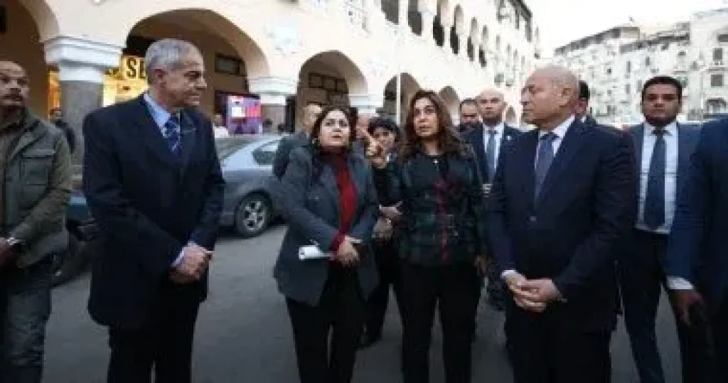 وزيرة التنمية المحلية ومحافظ القاهرة يتفقدان أعمال تطوير شارع إبراهيم بالكوربة