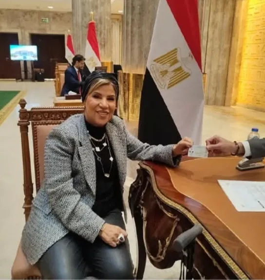 النائبة الدكتورة   صبورة السيد  تتسلم كارنيه عضوية مجلس النواب وتؤكد: خدمة المواطن أولوية قصوى