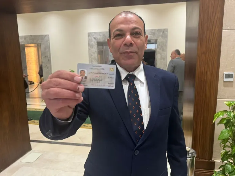 عقب تسلمه كارنيه العضوية  .. النائب عبدالله لاشين :زيادة المعاشات وقانون الإدارة المحلية علي رأس أولوياتي