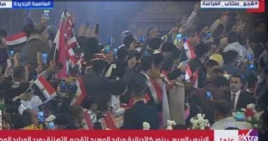 أعلام مصر تستقبل الرئيس السيسى بكاتدرائية ميلاد المسيح بالعاصمة الجديدة