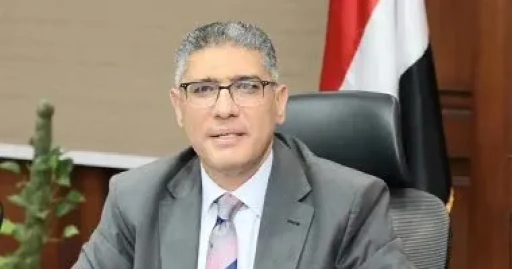 محافظ الجيزة يهنئ قداسة البابا تواضروس بعيد الميلاد المجيد