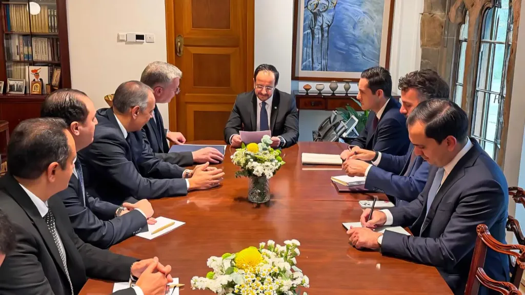 وزير البترول والثروة المعدنية يلتقي رئيس قبرص لبحث سبل تعزيز التعاون الإستراتيجي في مجال الطاقة