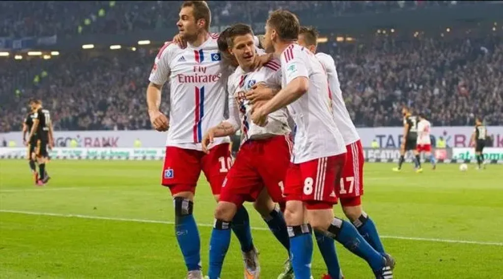 هامبورج الألماني يضم المهاجم الأمريكي داميون داونز