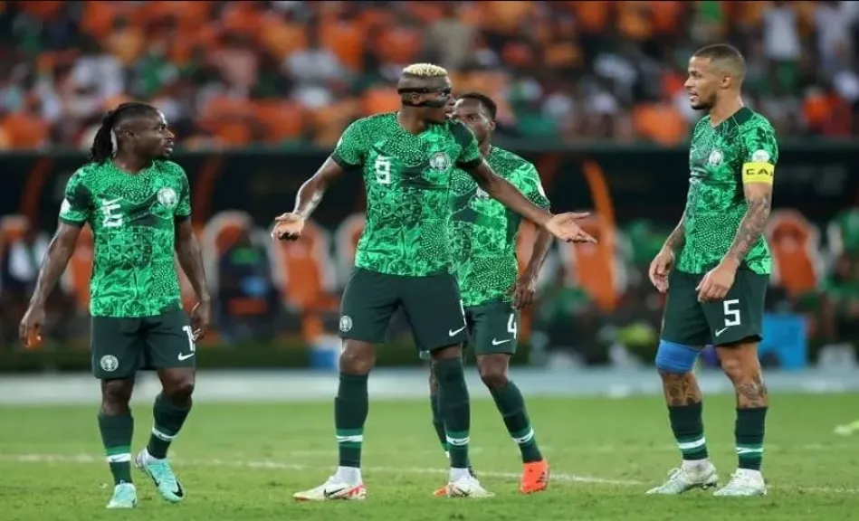 لاعبو نيجيريا يقاطعون التدريبات لعدم دفع مكافآت الفوز قبل مواجهة الجزائر بأمم إفريقيا