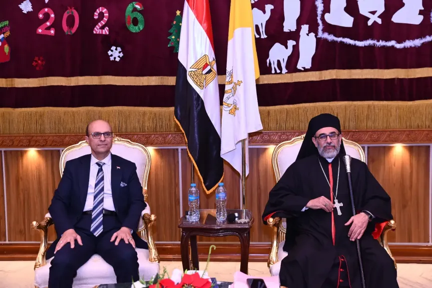 الدكتور المنشاوي يهنئ الأنبا دانيال لطفي مطران أسيوط للأقباط