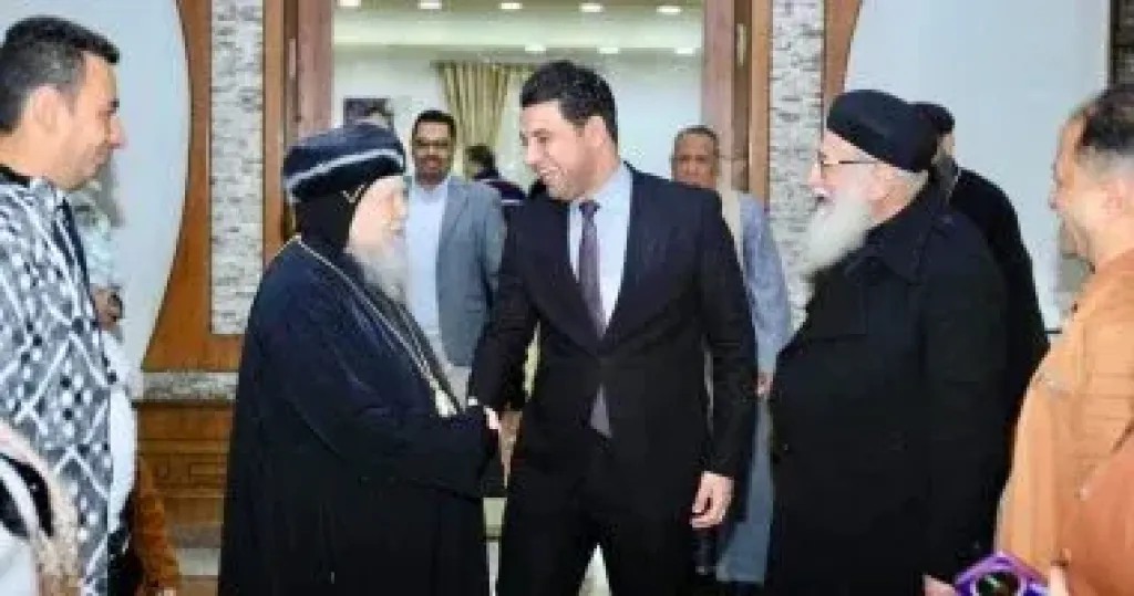 نائب محافظ سوهاج من مطرانية الأرثوذكس: وحدة المصريين طريق التنمية والاستقرار