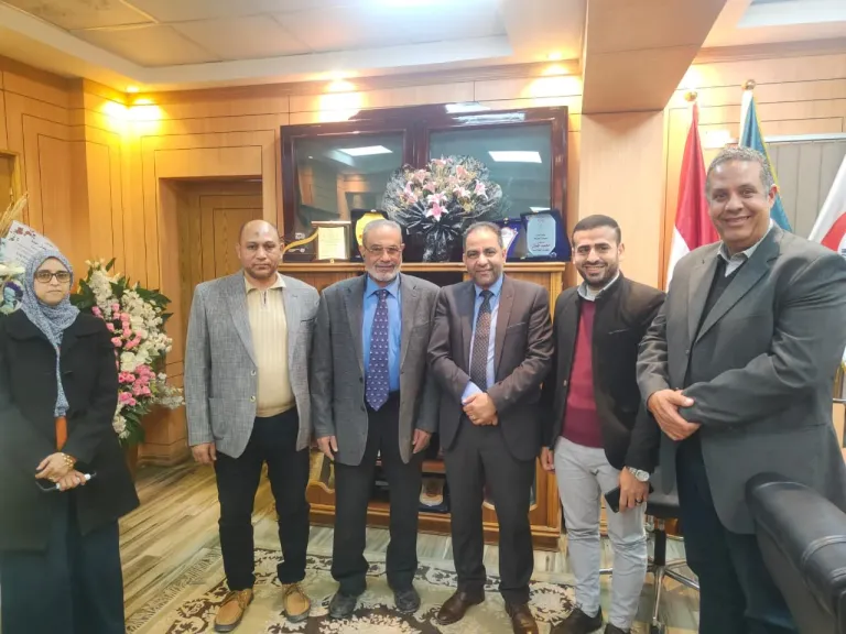 وكيل وزارة الصحة بأسيوط يبحث مع نقابة العلاج الطبيعي آليات التعاون لتطوير المنظومة