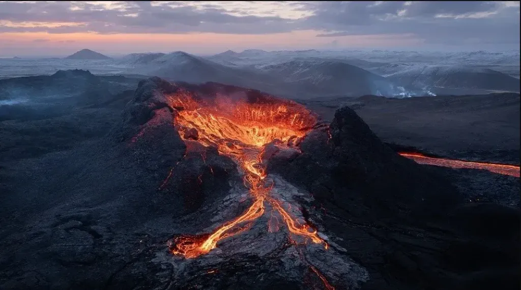 الفلبين تحث الطيارين على تجنب التحليق بالقرب من قمة بركان مايون