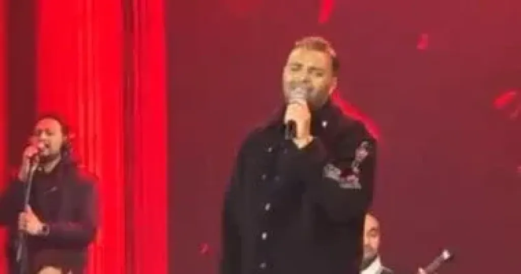 رامى صبرى يرفع شعار كامل العدد بحفل مهرجان الفسطاط الشتوى