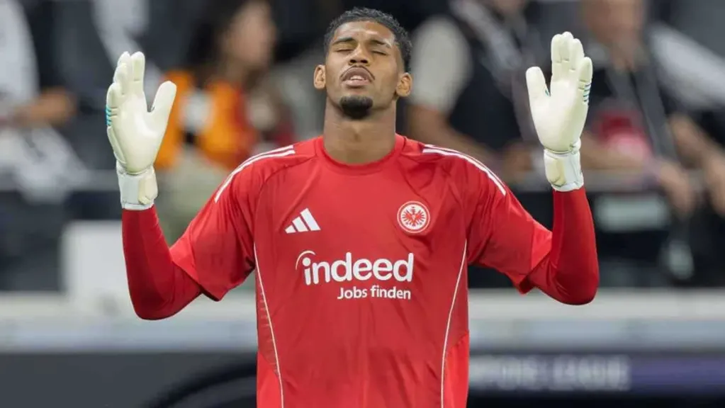 البرازيلي كاوا سانتوس يعود لحراسة مرمى آينتراخت فرانكفورت