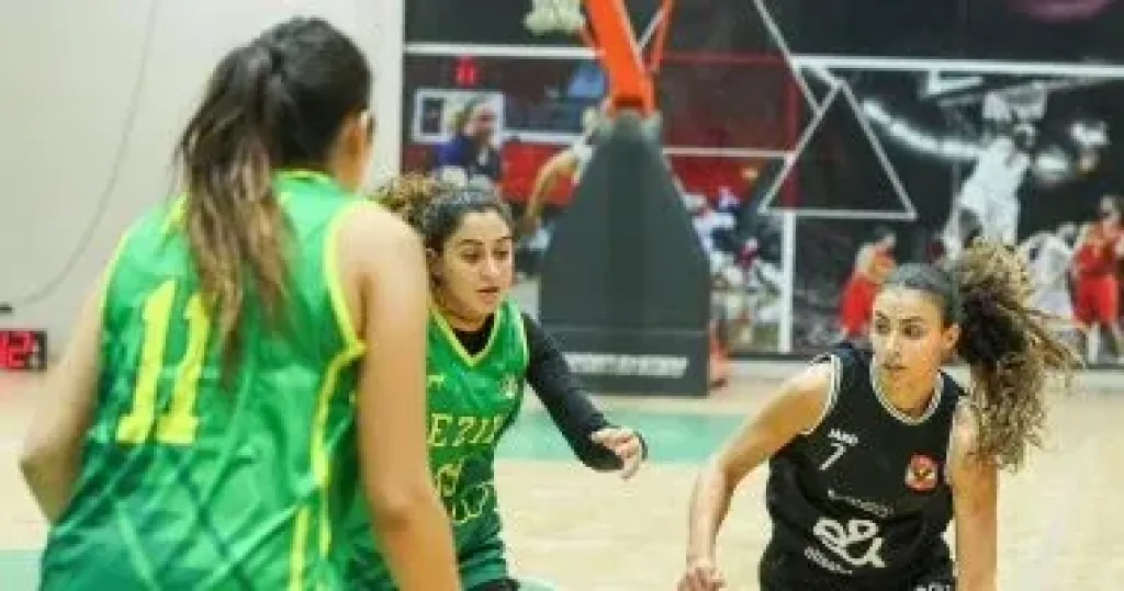 فوز الأهلي وسبورتنج في الجولة الخامسة من دوري السوبر لسيدات السلة