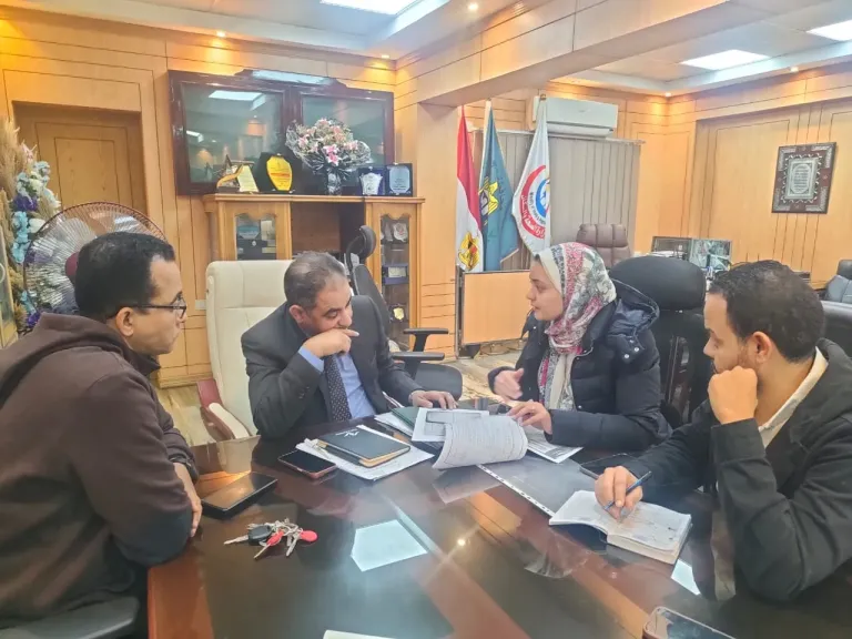 وكيل وزارة الصحة بأسيوط يجتمع بإدارة متابعة المديريات لتعزيز الأداء وضمان