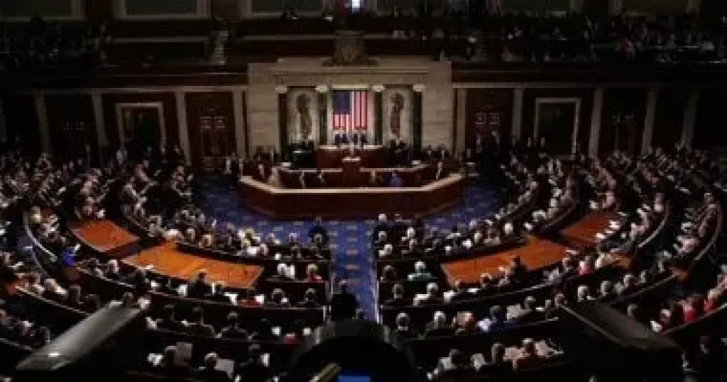 مجلس الشيوخ يمرر قانونا يمنع إدارة ترامب من مواصلة أى عمليات عسكرية ضد فنزويلا