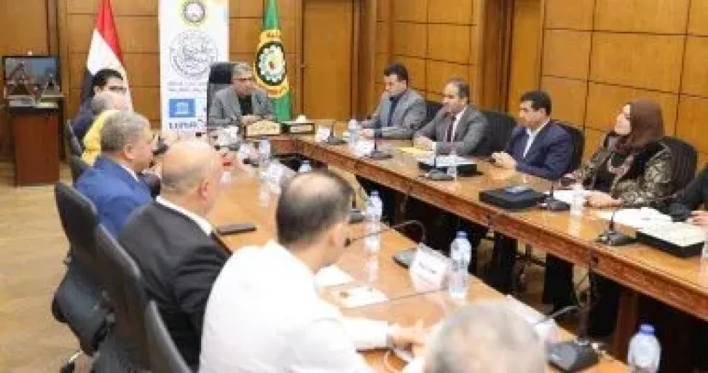 محافظ الدقهلية يكرم فريق عمل ملف انضمام المنصورة لعضوية شبكة اليونسكو