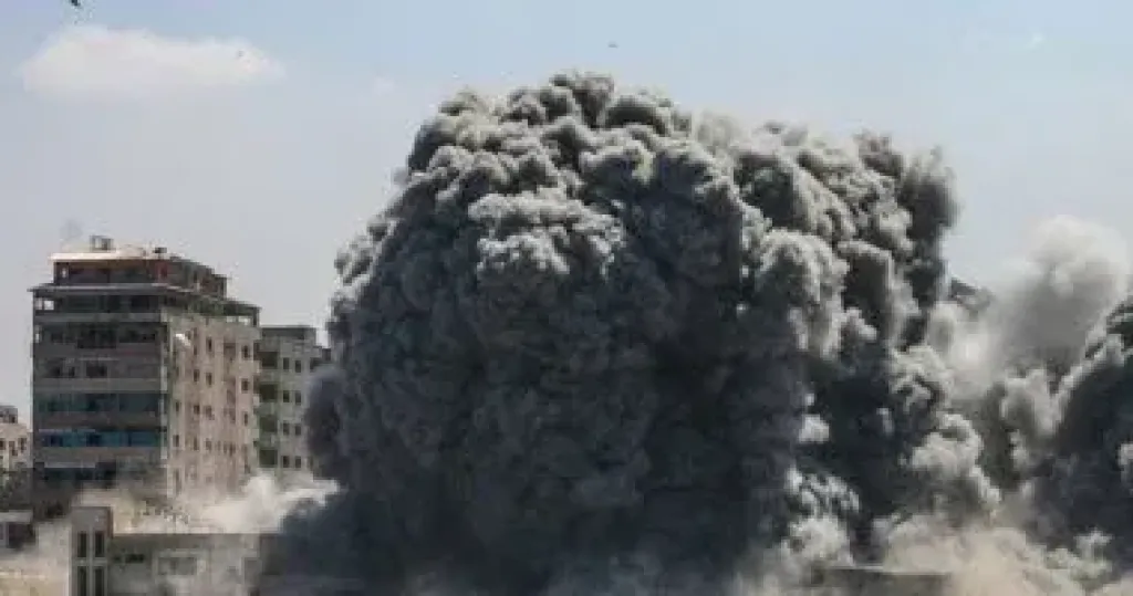 استشهاد 10 فلسطينيين في قصف الاحتلال الإسرائيلي على قطاع غزة