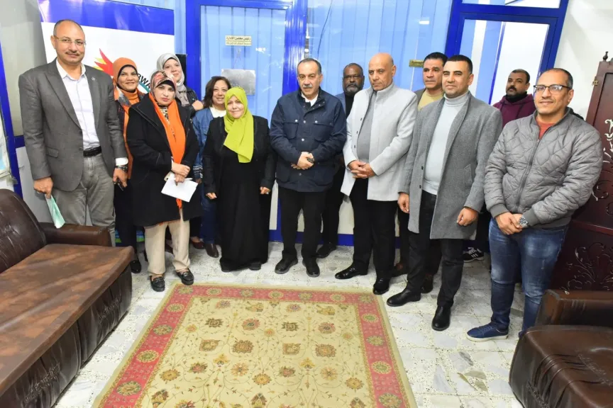 محافظ أسيوط يبحث مع جمعية سيدات الأعمال التوسع في مشروعات الألبان