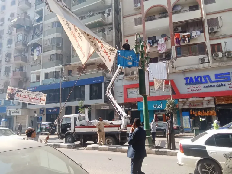 محافظ أسيوط: حملات مكثفة لإزالة الإعلانات المخالفة وحي شرق يواصل تحسين المظهر