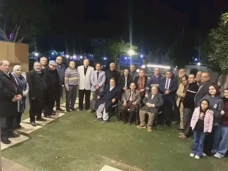 في يوم الوفاء.. مستشفى الفشن يكرم الدكتور شاكر كامل لبلوغه سن المعاش