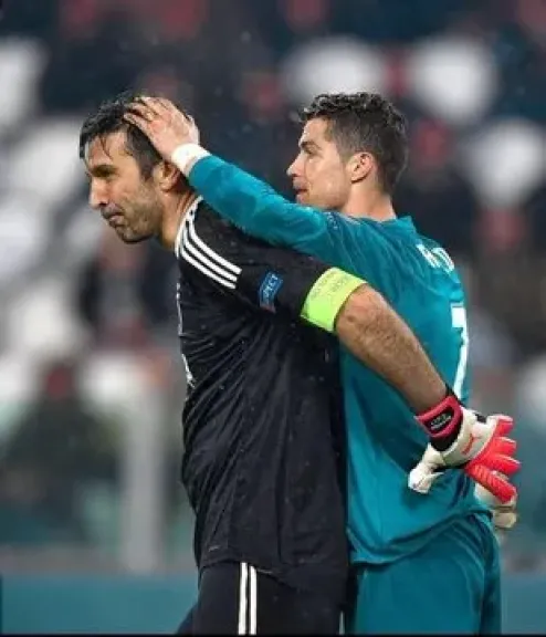 بوفون يكشف عن أصعب لاعب واجهه في مسيرته