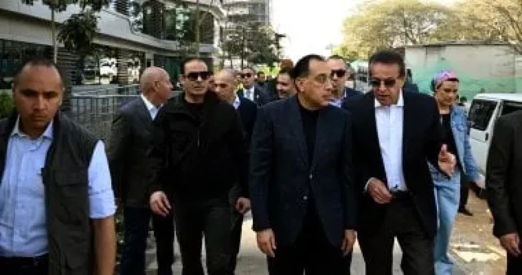 رئيس الوزراء: شددنا على سرعة تنفيذ مشروعات التطوير فى 5 مستشفيات بالقاهرة والجيزة