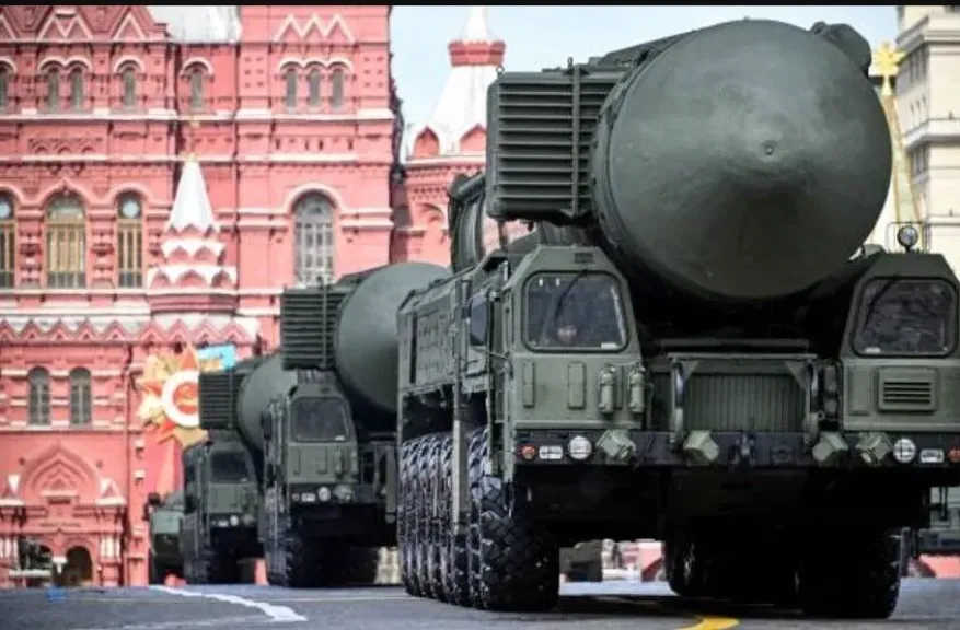 لاتفيا تطالب باجتماع طارئ لمجلس الأمن عقب استخدام روسيا صواريخ أوريشنيك