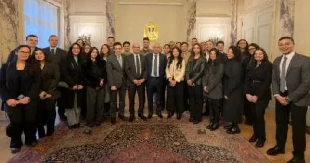 السفير المصرى فى باريس يلتقى بالطلاب المصريين الدارسين فى فرنسا
