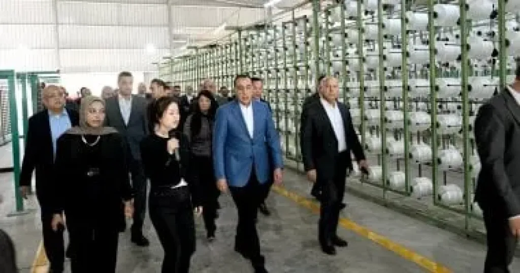 رئيس الوزراء يفتتح مجمع شين جين المتكامل للمنسوجات باستثمارات 20مليون دولار