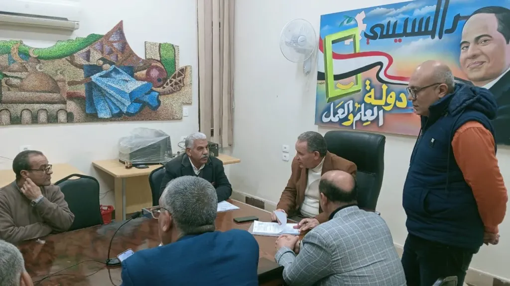 لليوم الثانى ..مدير تعليم أسيوط يتابع امتحانات الفصل الدراسى الأول لصفوف النقل