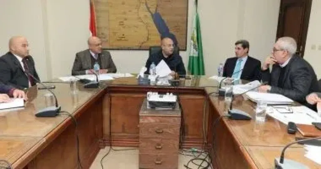 نائب محافظ الجيزة يتابع الجهود المبذولة لطرح الفرص الاستثمارية المتاحة بالواحات