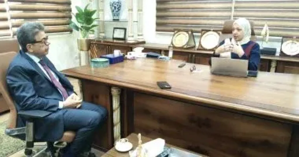 نقيب الأطباء البيطريين يلتقى أمين صندوق تطوير التعليم لمناقشة مشروع ”جامعة الغذاء”