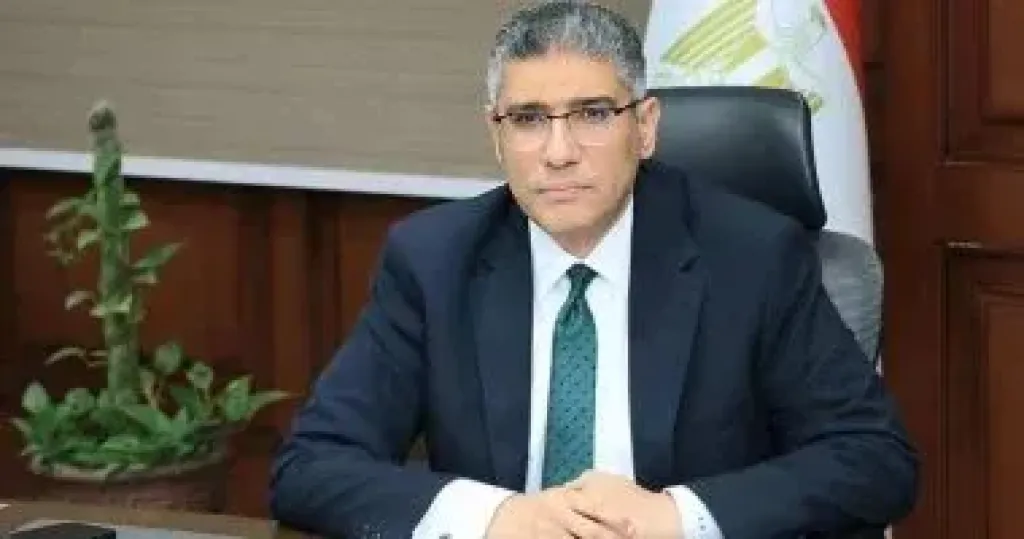 محافظ الجيزة:إجراء قرعة مشروع 50 بيتًا ريفيًا بدويًا لمواطني الواحات البحرية