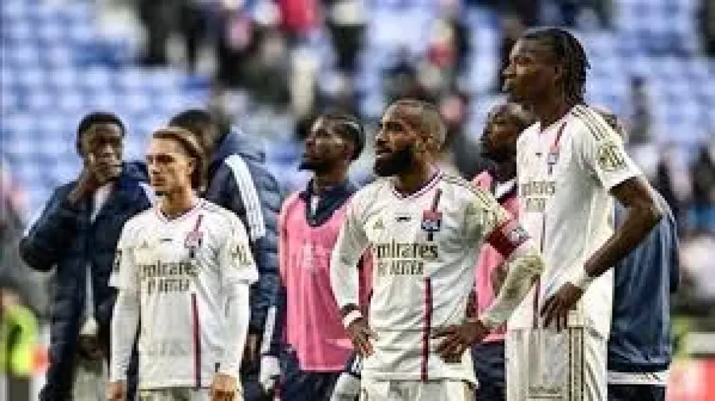 أولمبيك ليون يقصي ليل ويتأهل لدور الـ 16 من كأس فرنسا