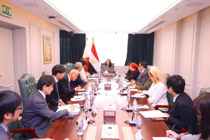 وزيرة التضامن الاجتماعي تلتقي وفداً من أعضاء مجلس المستشارين الياباني