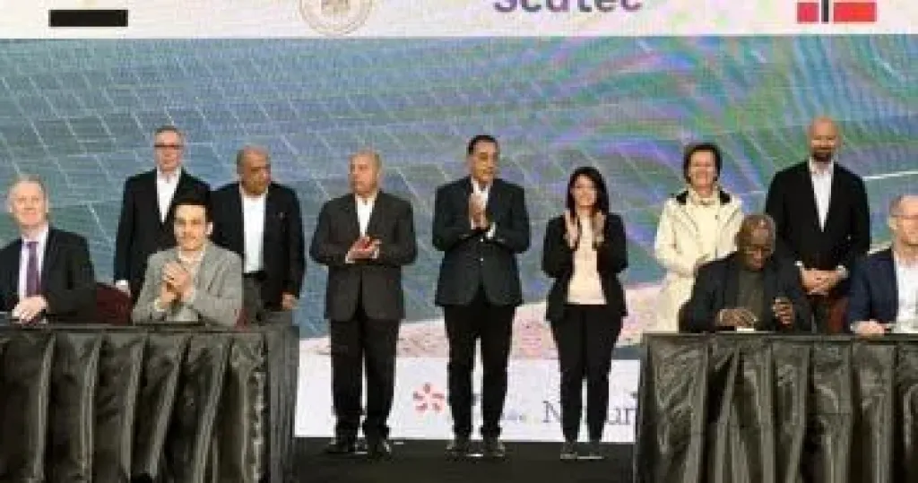 رئيس الوزراء يتفقد مصنع مصر للألومنيوم بنحع حمادى