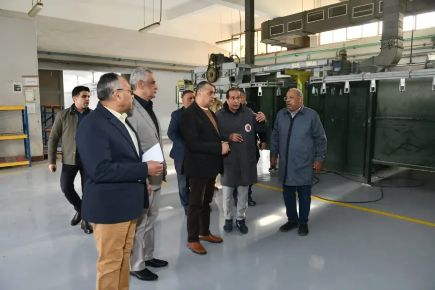 وزير الإنتاج الحربي: ”هليوبوليس للصناعات الكيماوية” قلعة صناعية كبرى تساهم في الإنتاج العسكري والمدني|صور