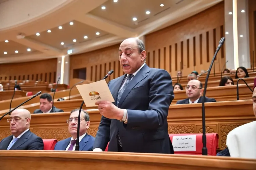 الفريق محمد عباس حلمى يؤدى اليمين الدستورية فى أولى جلسات النواب 2026