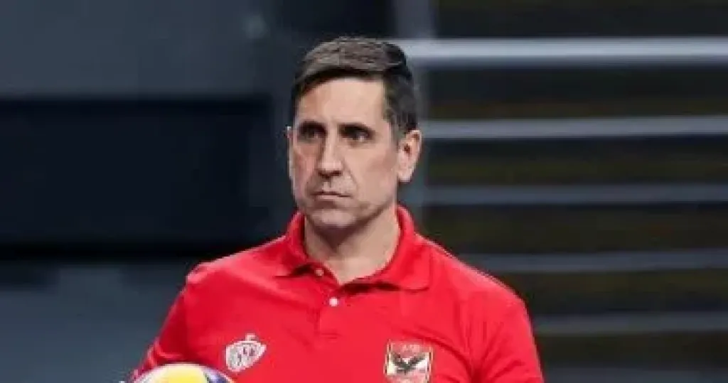 إصابة مدرب سيدات طائرة الأهلى بجلطة