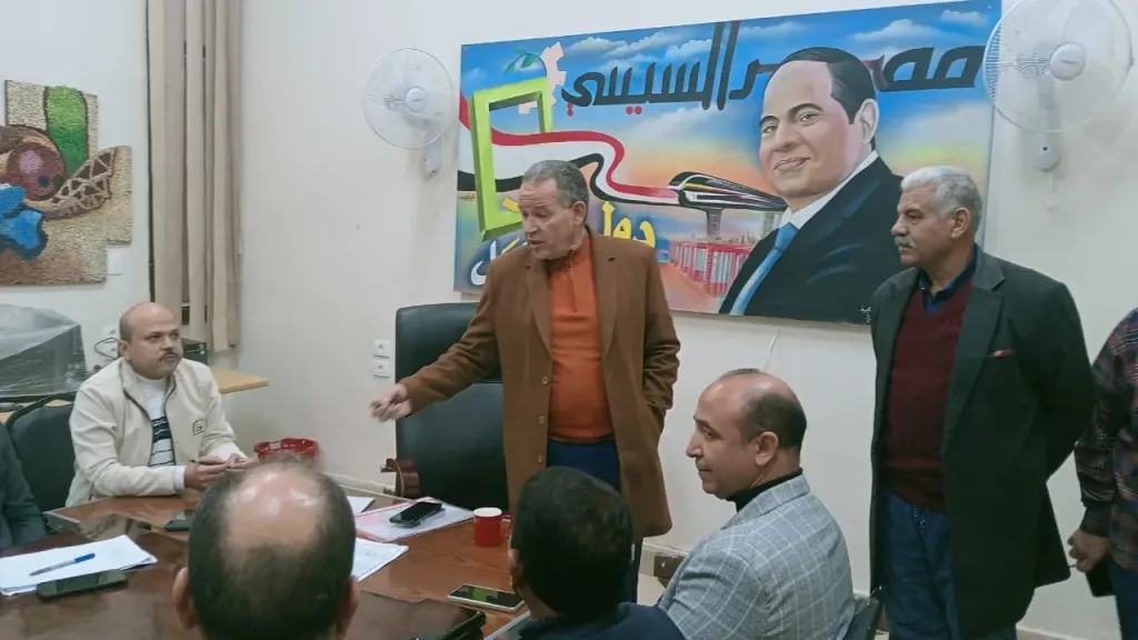 جانب من متابعه 