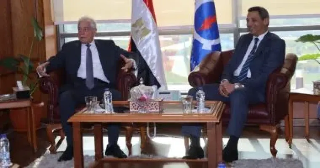 محافظ السويس يستقبل مستشار رئيس الجمهورية للتنمية المحلية