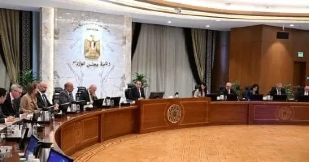 رئيس الوزراء يتابع موقف مشروع إنتاج الهيدروجين الأخضر باقتصادية قناة السويس