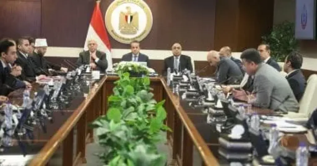 وزير الصحة يؤكد على استثمار المرحلة الحالية في بناء شخصية الطفل وتنمية مهاراته