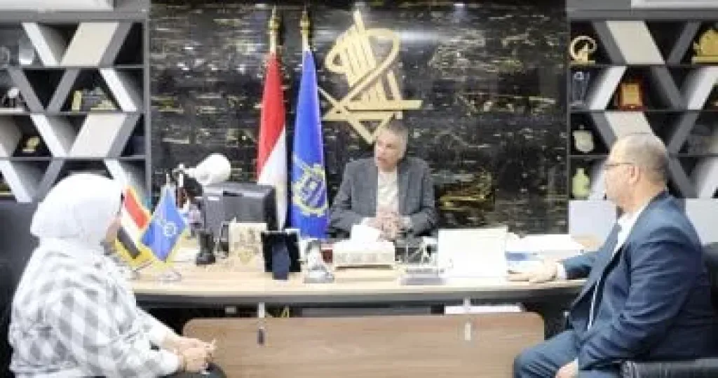 محافظ أسوان: صحة المواطن أولوية قصوى